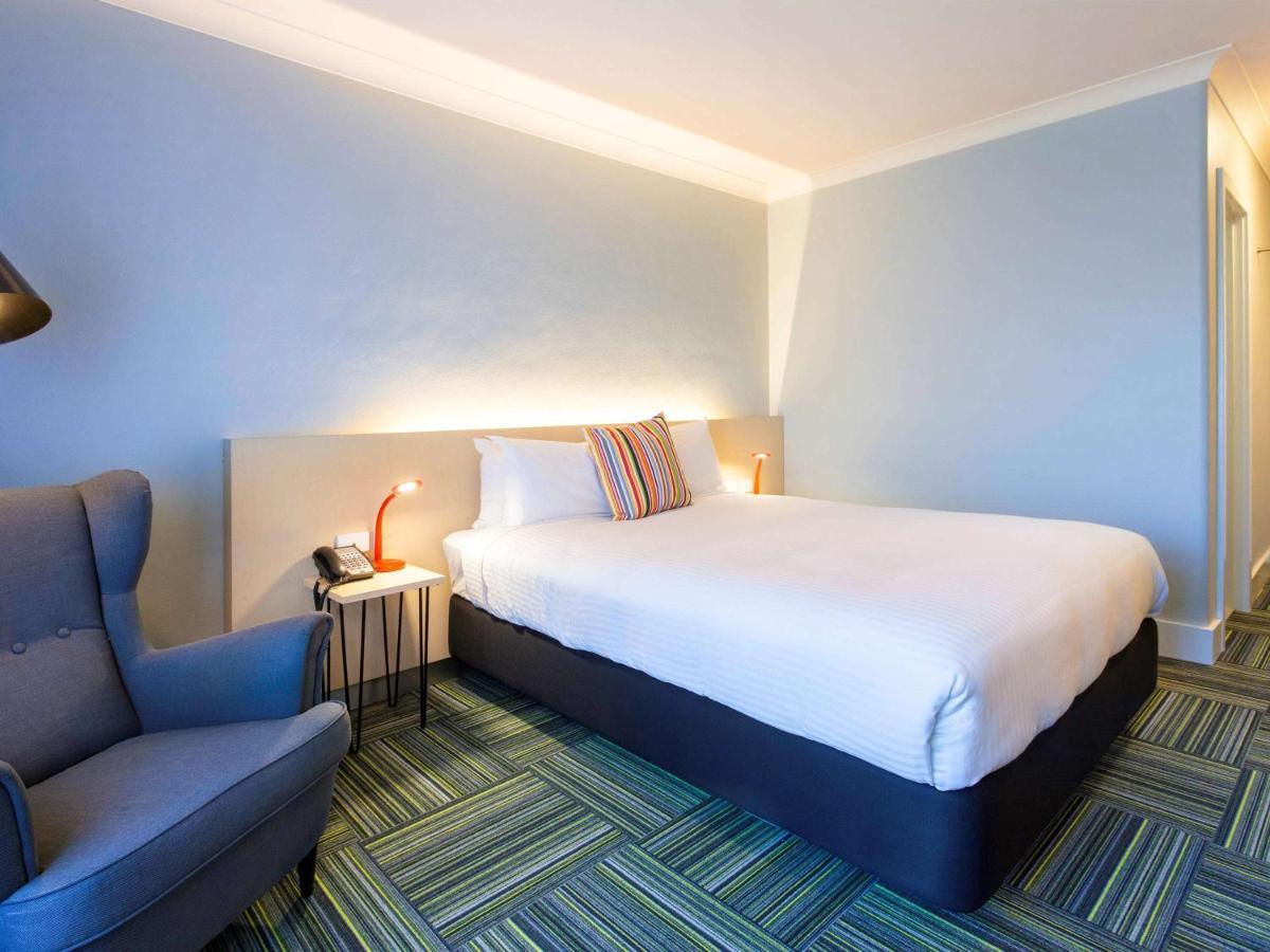 Отель Ibis Styles Тамуорт Экстерьер фото